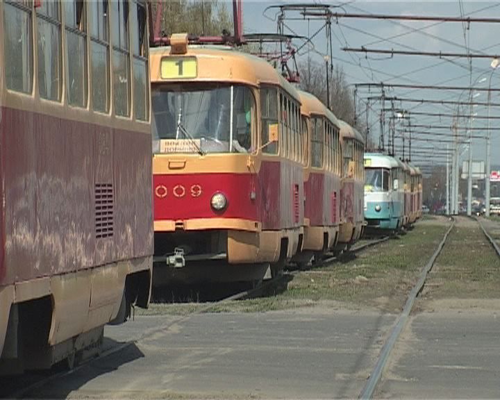 Авария остановила трамваи