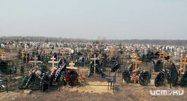 На кладбище в Ливенском районе убили 44-летнего мужчину