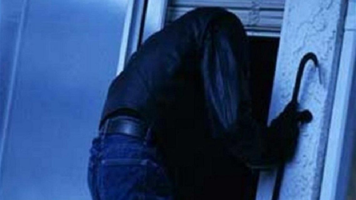 Двое рецидивистов пытались обворовать общежитие в Орле