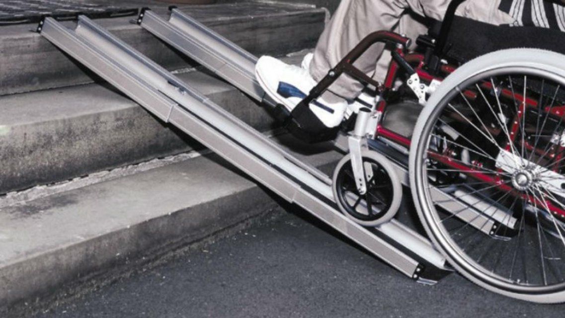 Орловскому инвалиду пришлось просить помощи у президента и экс-губернатора