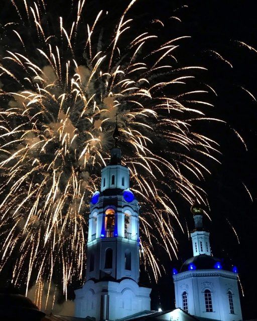 Жители Орла салют в честь Дня города назвали "самым лучшим за всю историю праздника"