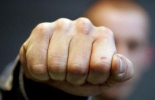 Родной дед нанес удар двухмесячной внучке. Малышка в тяжелом состоянии