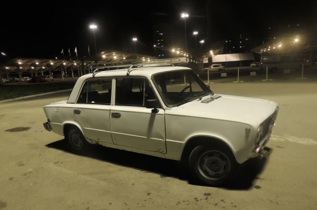 В Орле двое цыган на «копейке» пытались обворовать завод 