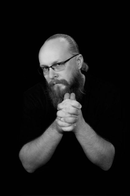 «Меня возмущают глупость, некомпетентность, ненависть и злоба»: Андрей Жуков выступил в защиту худрука орловского театра