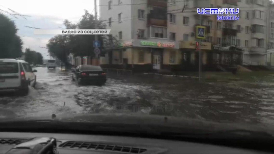 По области прошелся ураган, а орловчане пожаловались на жару в муниципальных автобусах