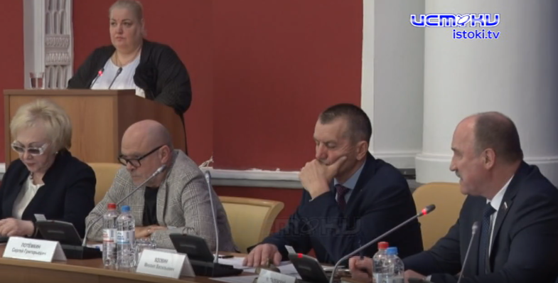 "Некому работать"