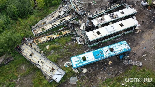 Автобусы большой вместимость без дела стоят в ТТП вместе с 49-ю "подарками из Москвы"