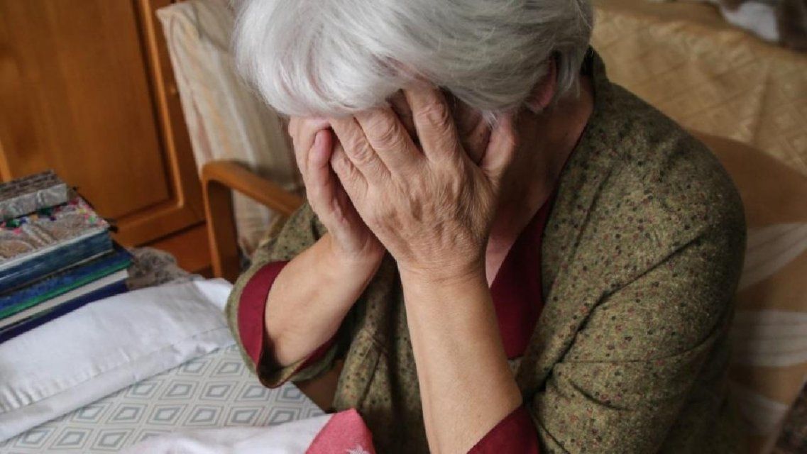 Орловчанку лишили денег псевдосотрудница поликлиники и ее сообщник 