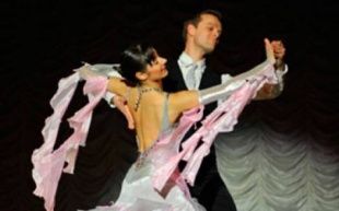 Потанцуем? Флешмоб- "Вальс" в честь Дня Победы! 