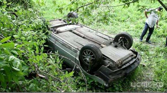 В Орловской области перевернулся автомобиль с пьяным водителем