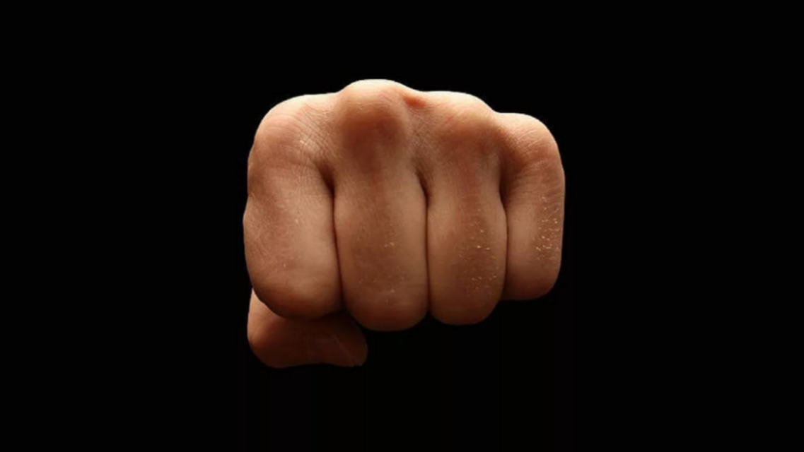 25-летний дебошир избил двух женщин в орловском баре