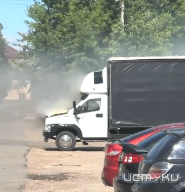 Вчера на улице Садовского в Орле загорелся грузовик
