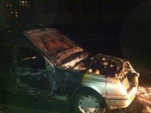 В Орле подростки делали селфи возле горящей машины