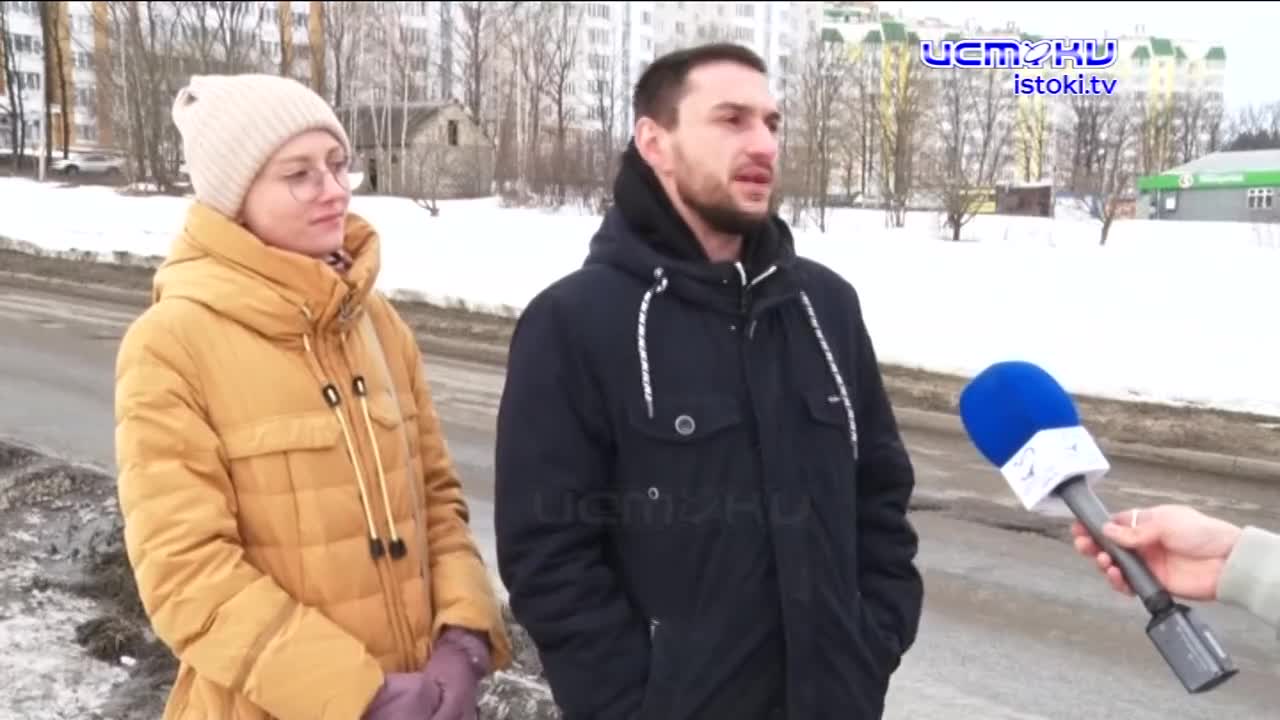 Жители Болховского микрорайона бьют тревогу - единственный въезд в жилой массив практически уничтожен.