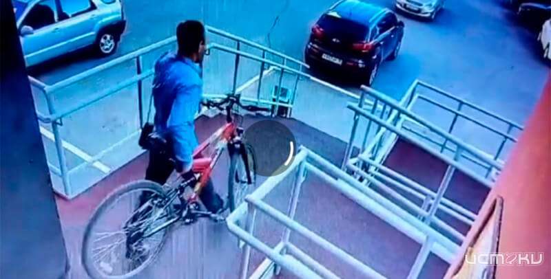 У орловчанина у магазина-кафе украли дорогостоящий велосипед