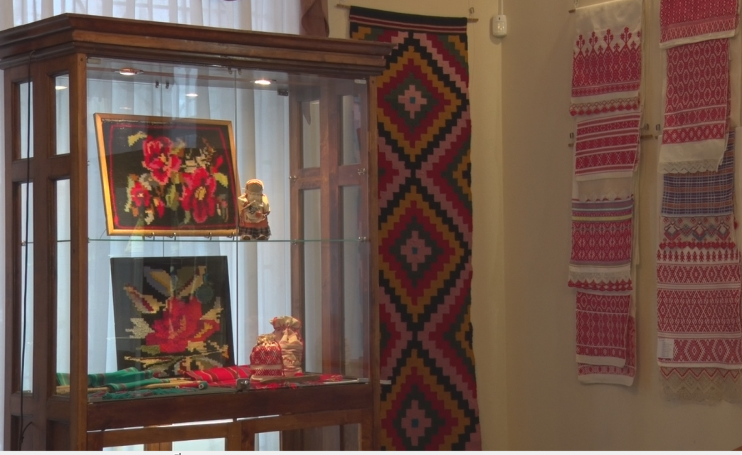 В музее Тургенева открылась выставка под названием «Гобелен и не только…».