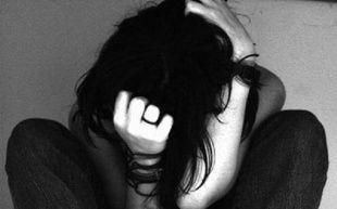 С одноклассниками девочки, спрыгнувшей с крыши девятиэтажки, работают психологи