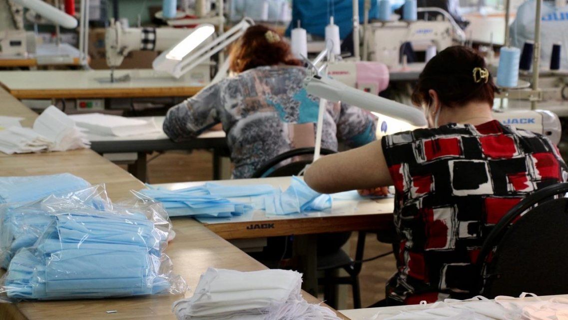 Предприятия Орловщины выпустили уже более 1,5 млн защитных масок