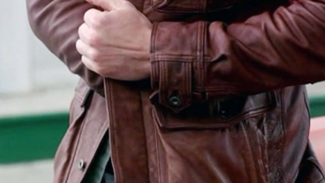 Орловчанин пытался вынести из магазина куртку, надев ее на себя