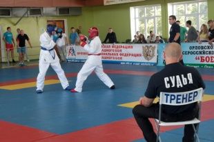 В Орле прошли областные лично-командные соревнования по рукопашному бою среди полицейских