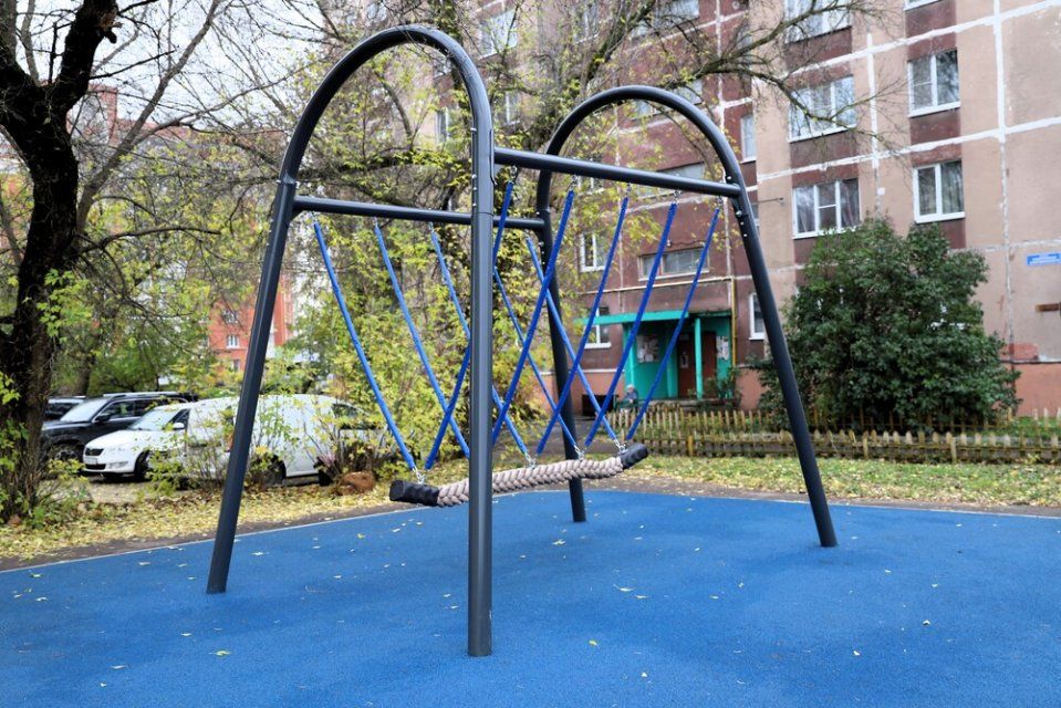 В Орле открыли детскую площадку для детей с ОВЗ