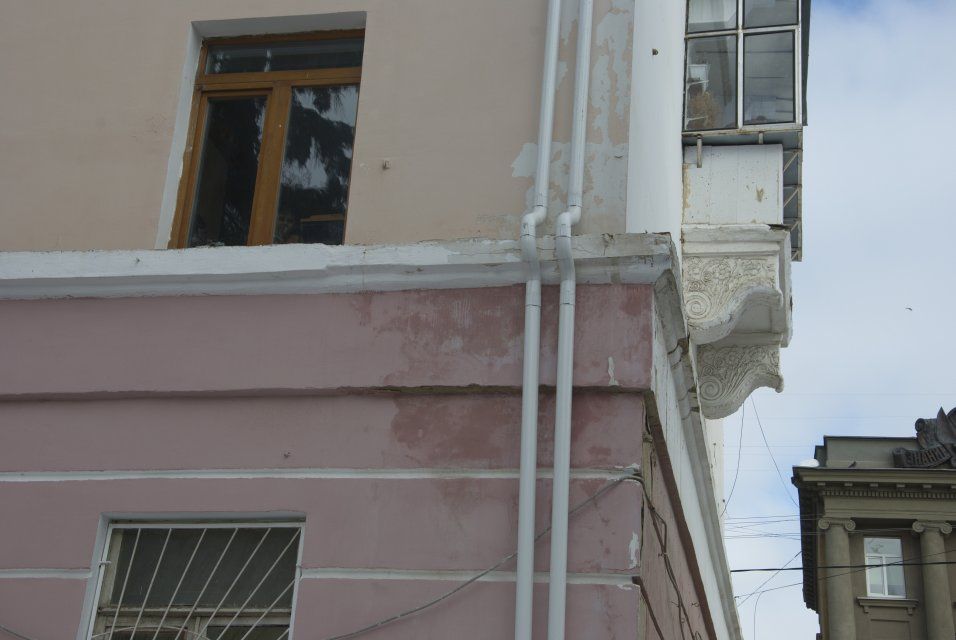 Из-за неудавшегося ремонта кровли затапливает квартиры орловчан на ул. Степана Разина