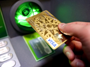 Мошенники атаковали банковские карты орловчан 