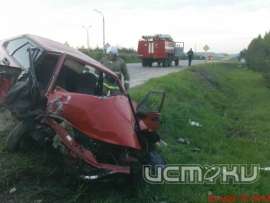 В Глазуновском районе «девятка» влетела в остановку общественного транспорта