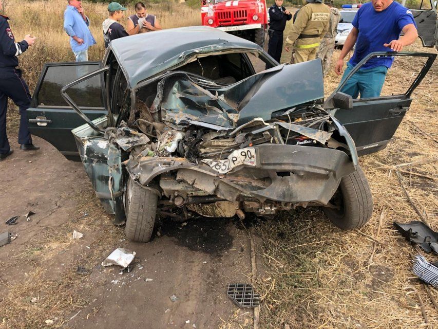 Двое детей и пенсионер попали в больницу после ДТП с КамАЗом на Орловщине