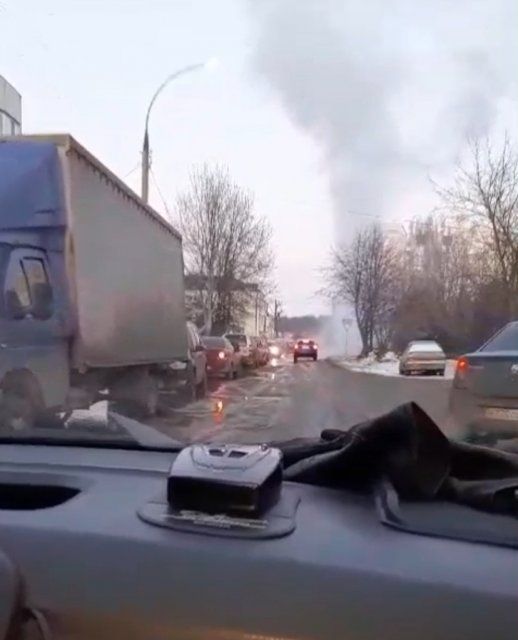 Гигантский гейзер открылся в Орле на перекрестке Русанова и 2-й Курской