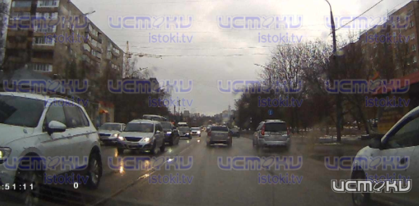 Орловская "Спецавтобаза" латает мост Дружбы, который еще на гарантии