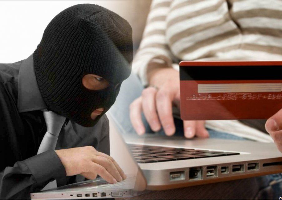 В Орле пенсионерка попросила соседа помочь зарегистрироваться на портале, а он украл с ее карты 60 тыс. рублей