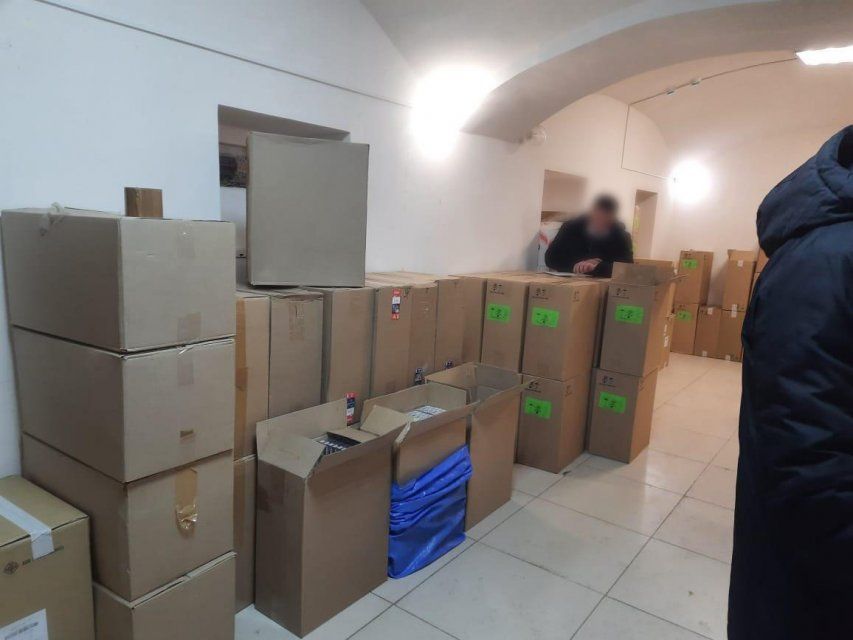 В Мценске накрыли ОПГ по торговле контрафактным табаком