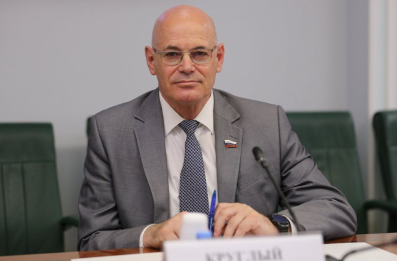 В Совете Федерации считают, что Тургеневский дуб достоин звания "Европейское дерево года"