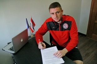 Экс-голкипер ФК "Орел" продлил контракт с пермским "Амкаром"