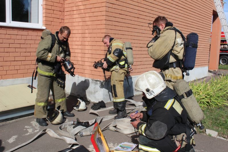 Спасатели потушили «пожар» в орловской школе