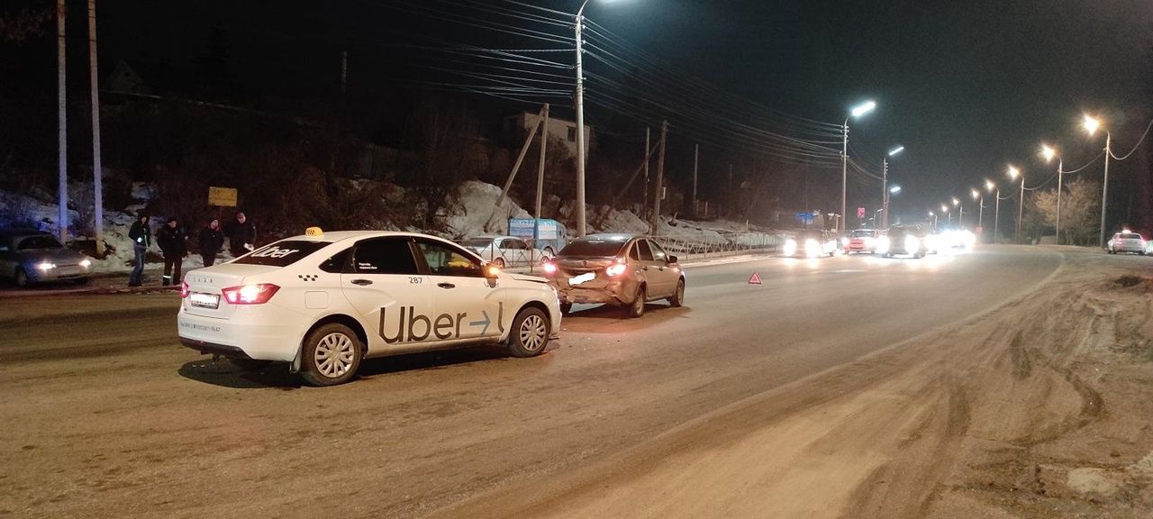 На выходных в Орле две «Лады» не разъехались. Пострадал ребенок