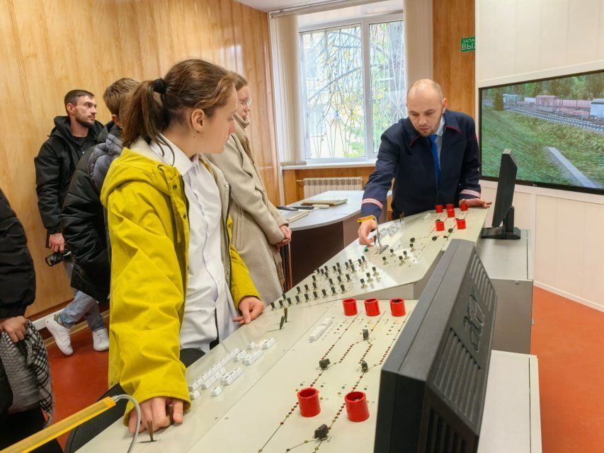 В Орле провели профориентационные встречи со студентами и школьниками