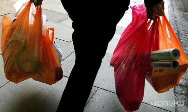 Из дома 58-летней жительницы Кромского района похитили продукты, одежду и мясорубку