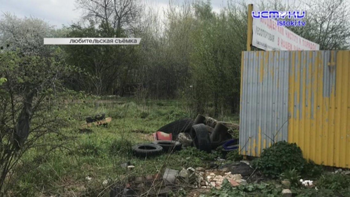 Нечистоты в подъезде и мусор: в праздничные дни орловские коммунальщики забыли о своих обязанностях