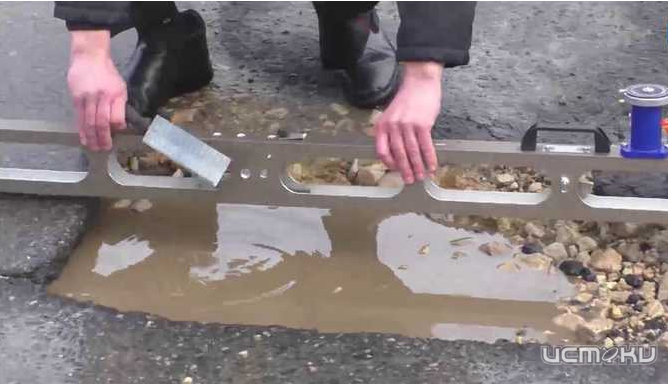 Клычков предложил своим подчиненным перейти от разговоров к действиям и ликвидировать лужу перед главным корпусом ОГУ им. Тургенева