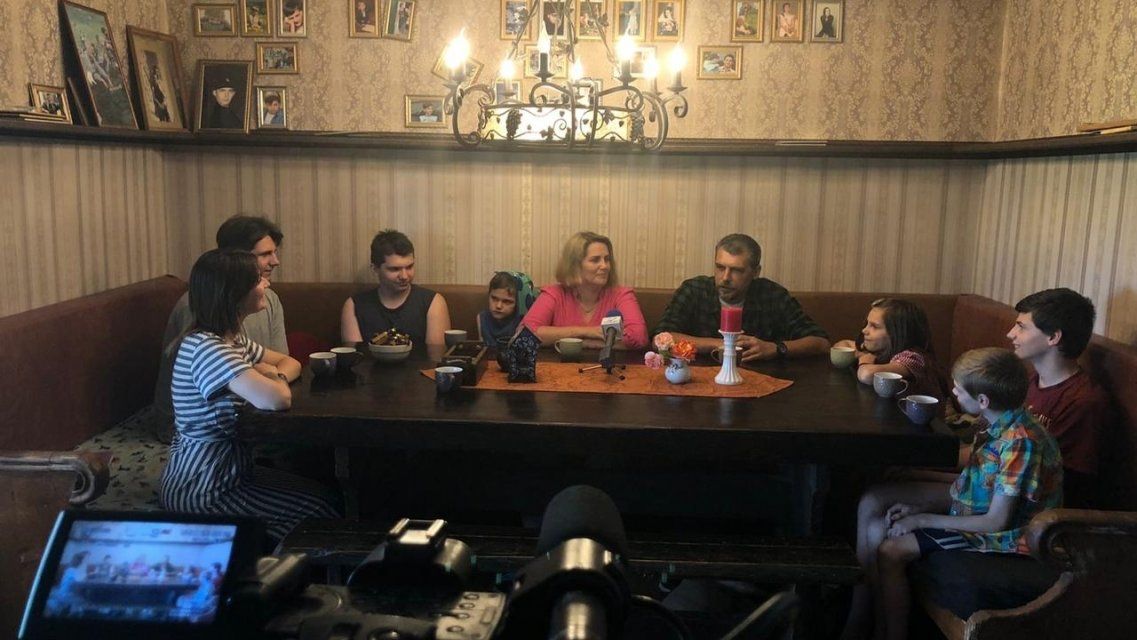 8 детей и 25 лет в браке: орловские супруги рассказали свою историю любви