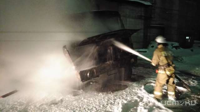 Во Мценске горел грузовик с металлом