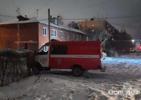 В Орле в частично расселённом бараке едва не сгорели люди
