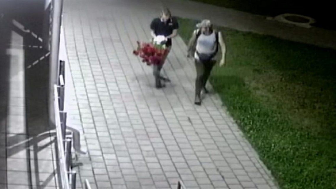 Фотофакт: в Зареченском микрорайоне разоряют клумбы