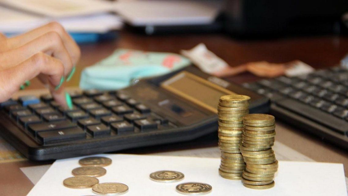 Стало известно о размере социальных выплат орловским опекунам и усыновителям