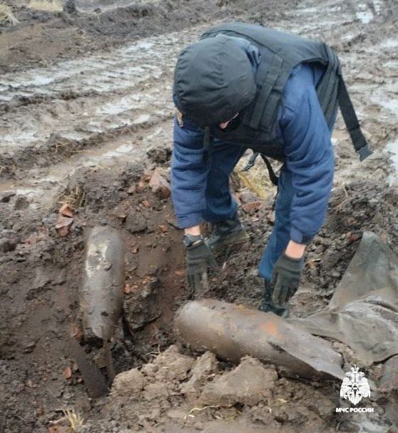 На территории орловского аэропорта нашли учебные авиабомбы