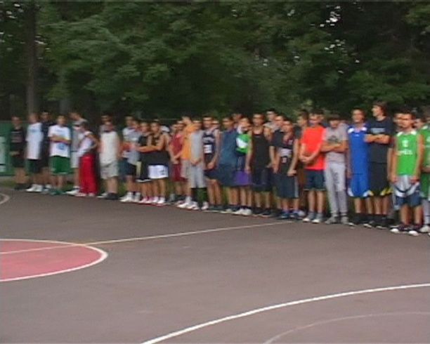 Прошел турнир по уличному баскетболу