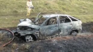 В Ливенском районе «ВАЗ» врезался в опору ЛЭП и загорелся