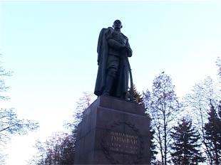 Освещение сквера Гуртьева: сказка или реальность?